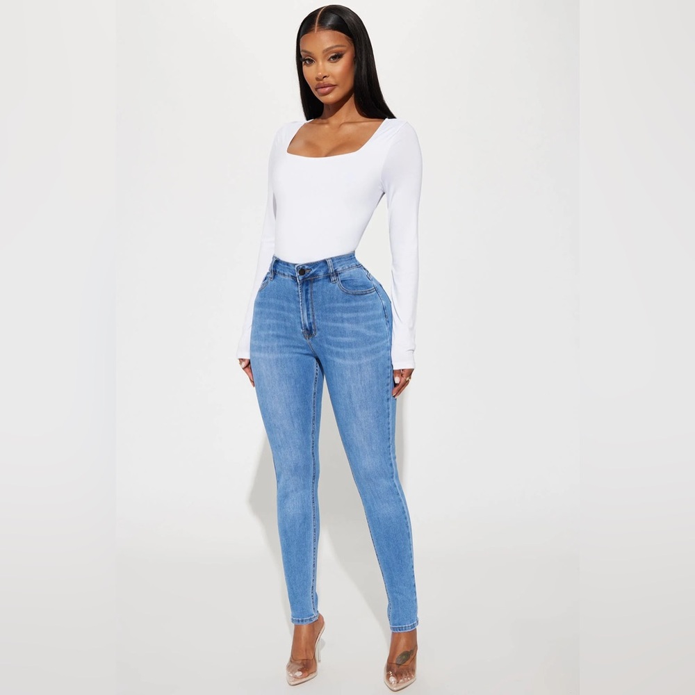 Fashion Nova Ivy Super Soft Booty Lifter Skinny Jeans Light Wash